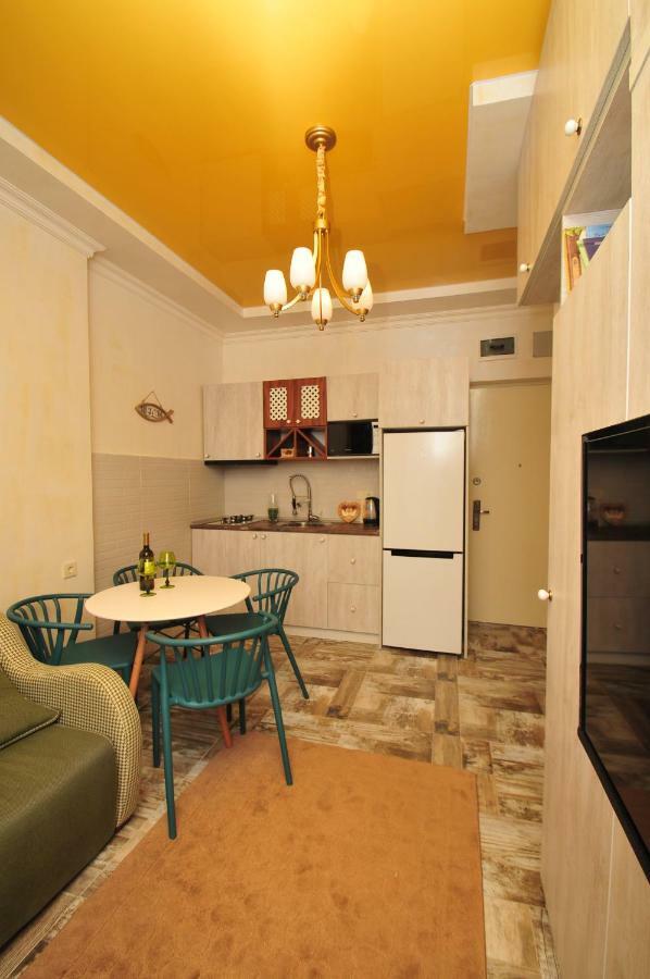 Apartments With A View Of The Trinity Holy Батуми Екстериор снимка
