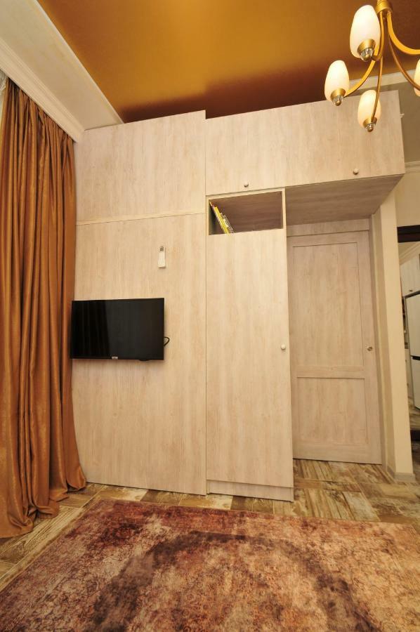 Apartments With A View Of The Trinity Holy Батуми Екстериор снимка