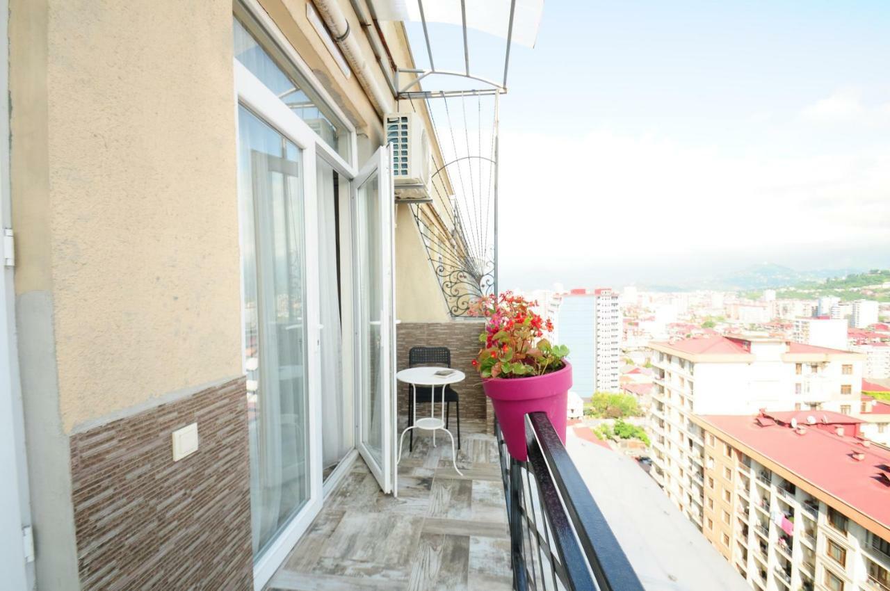 Apartments With A View Of The Trinity Holy Батуми Екстериор снимка