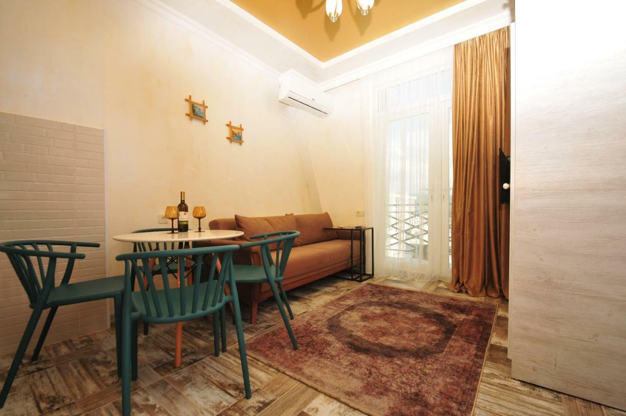 Apartments With A View Of The Trinity Holy Батуми Екстериор снимка