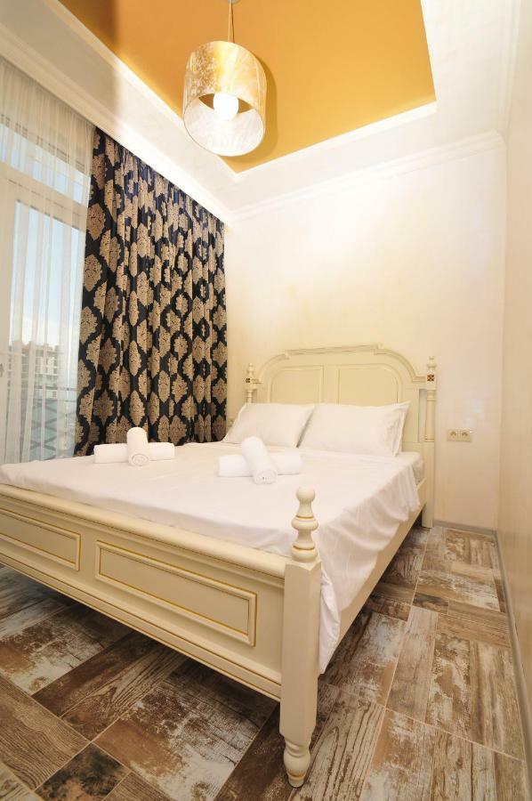 Apartments With A View Of The Trinity Holy Батуми Екстериор снимка